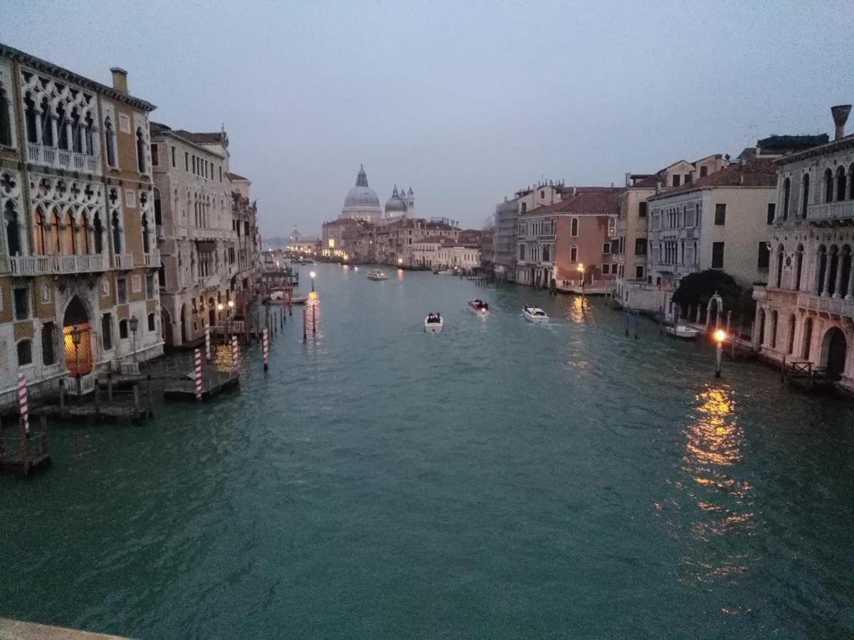Raggio Di Sole Dietro Piazza San Marco Венеция Экстерьер фото